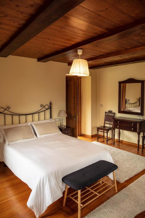 Lugar Del Rio Guest House Couzadoiro Exterior photo